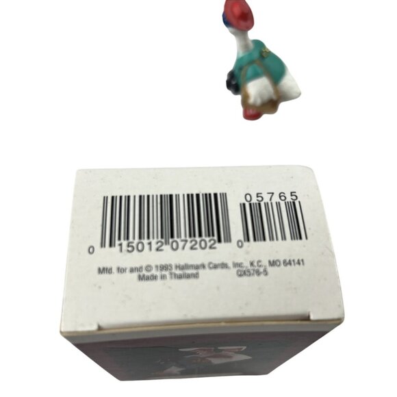 Hallmark Keepsake Ornament Snowbird Traveler Goose With Sunglasses Camera & Hat - Picture 6 of 7